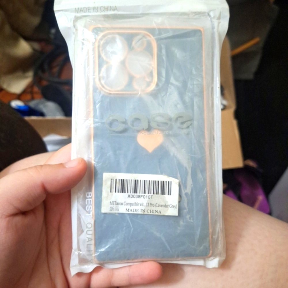 2 Iphone 13 pro lavender grey heart phone cases